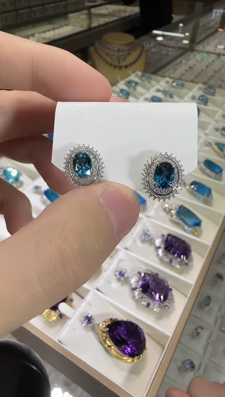 银S925镶嵌托帕石耳饰6*8mm伦敦蓝耳钉