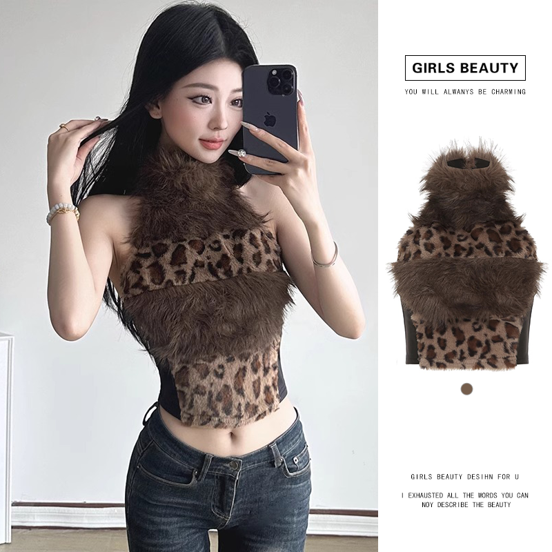 GIRLS BEAUTY丨 设计感露背棕色上衣美式复古毛毛拼接挂脖背心女