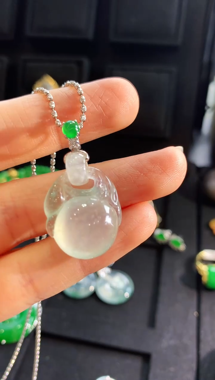 【闪购商品】翡翠吊坠(不含链)18K金镶嵌吊坠