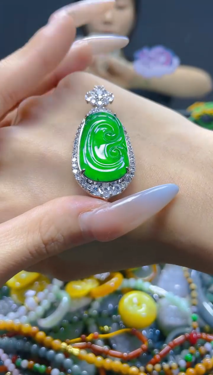 翡翠未镶嵌颈饰/C/翡翠A货，一件也是批发价