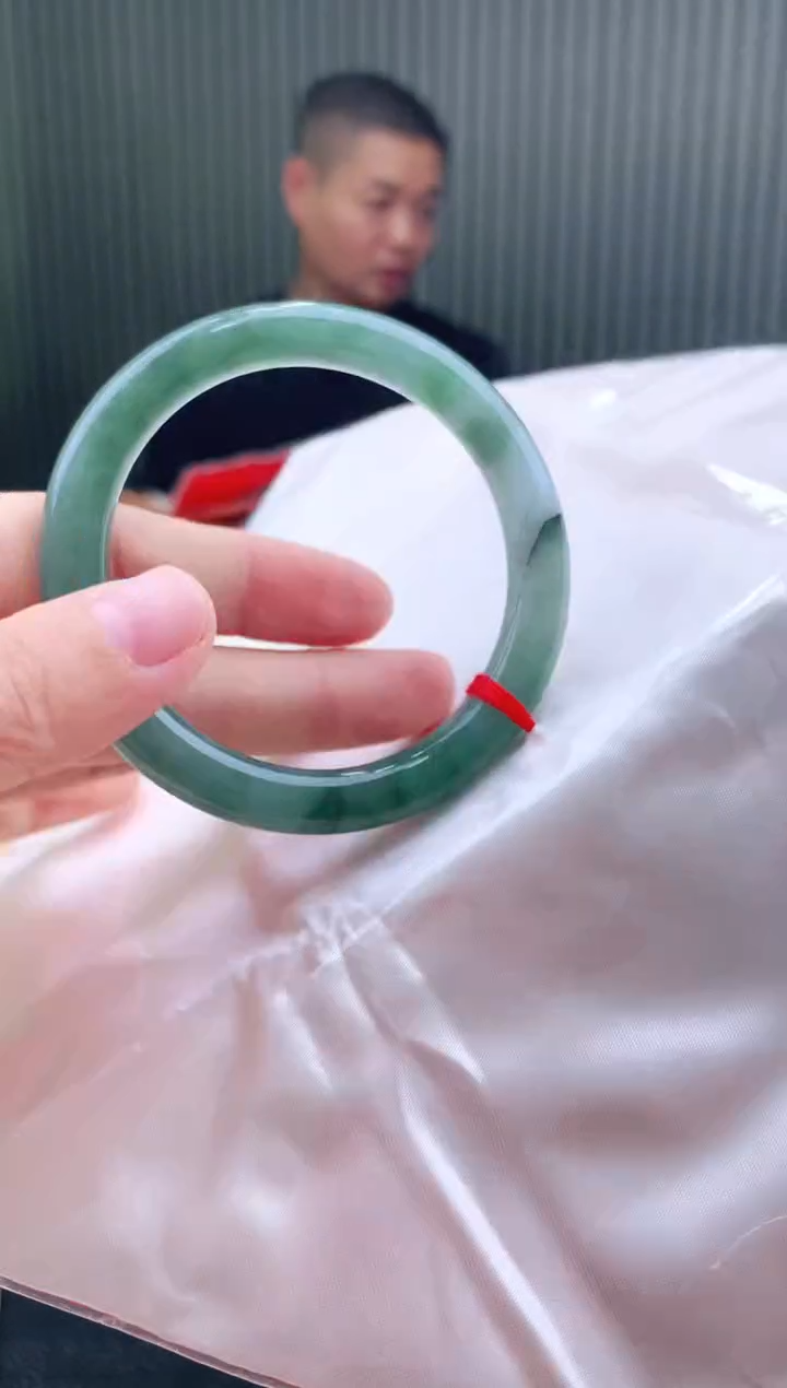 未镶嵌手镯翡翠54+