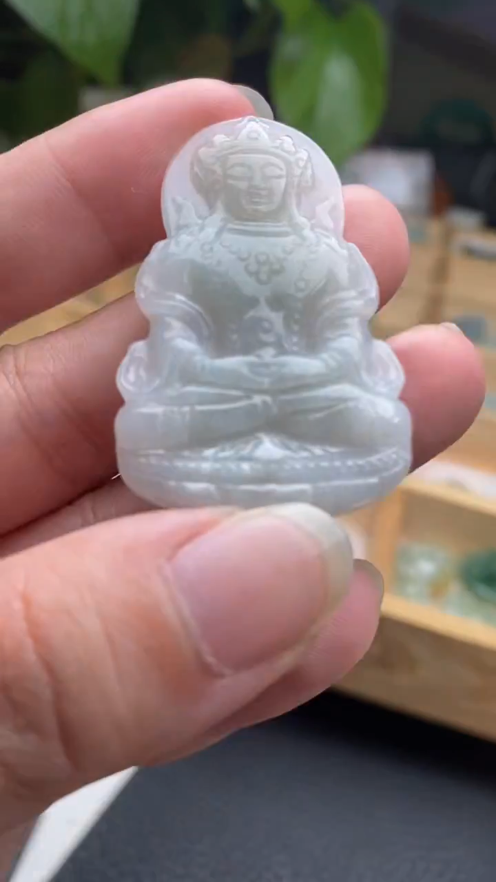 【闪购商品】翡翠挂件未镶嵌度母