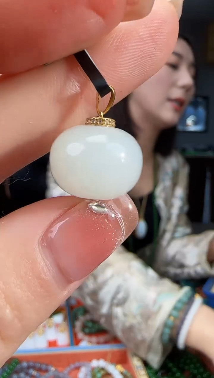 吊坠(不含链)18K金镶嵌和田玉1