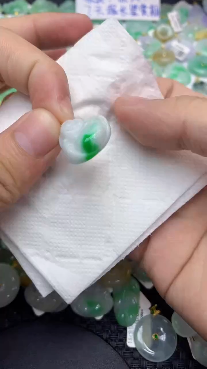 翡翠18K金镶嵌颈饰天然缅甸A货翡翠