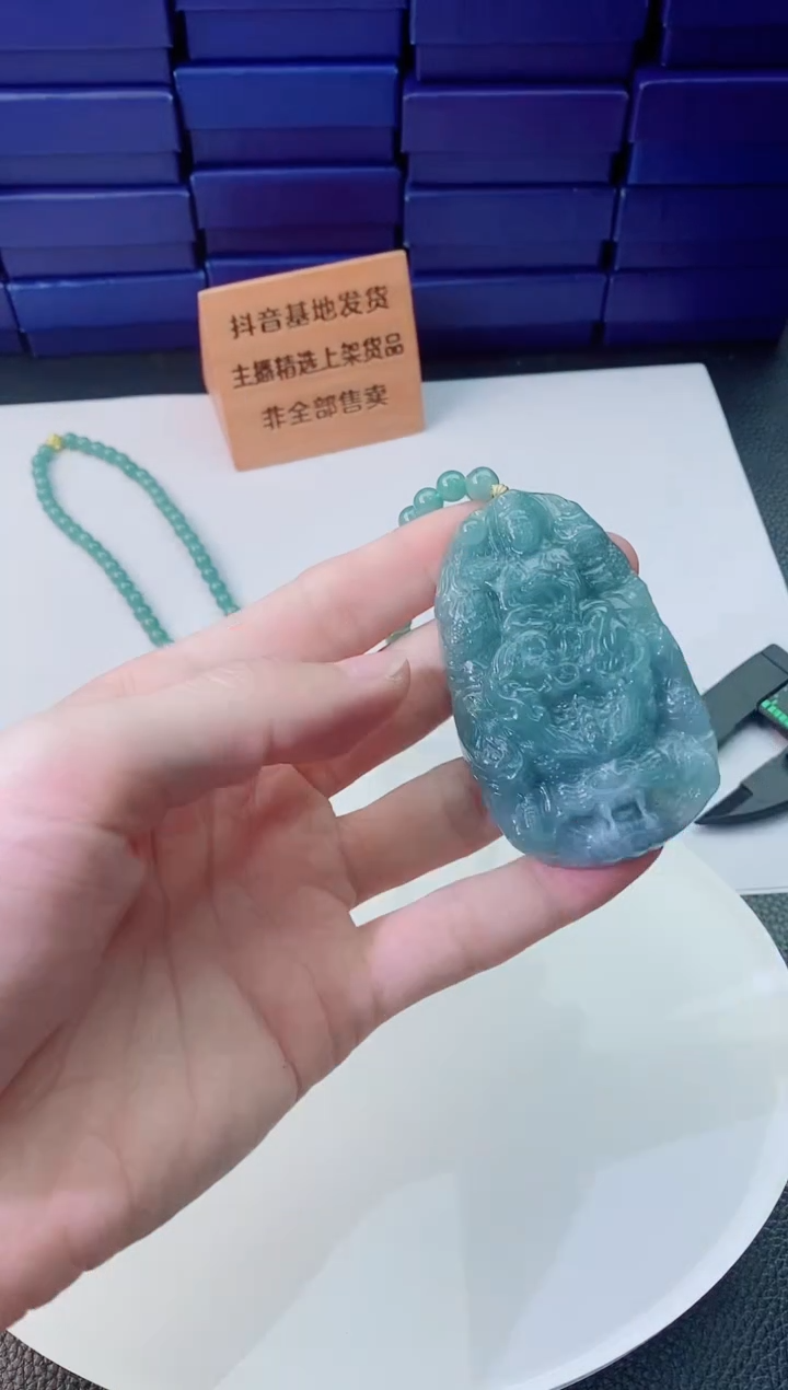 翡翠未镶嵌颈饰1111111111