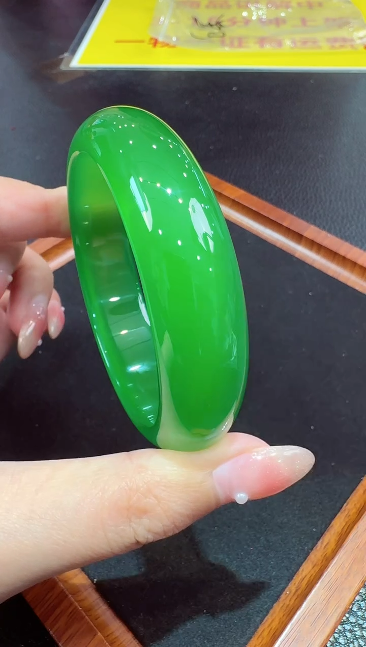 【闪购商品】玛瑙/玉髓手镯未镶嵌发一件