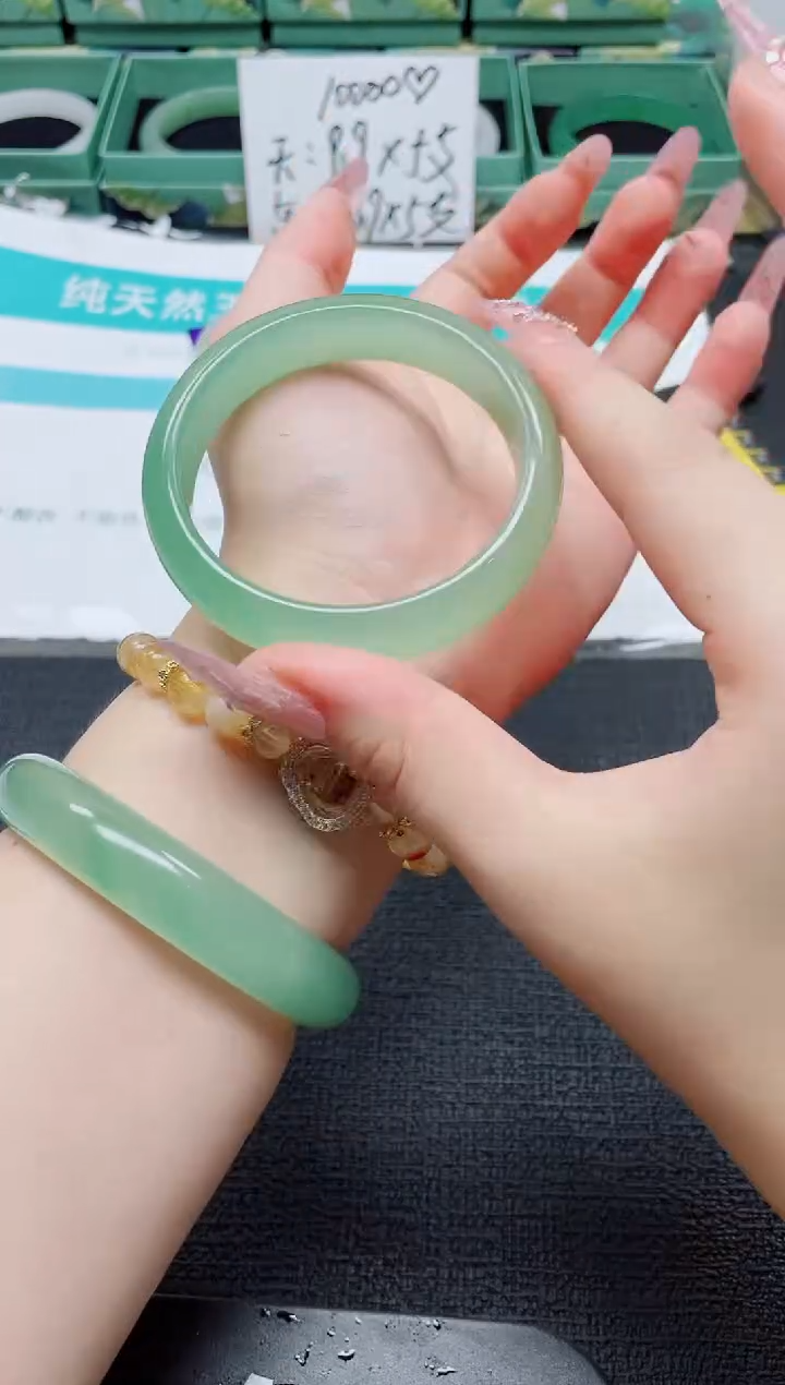 未镶嵌手镯石英质玉107-55