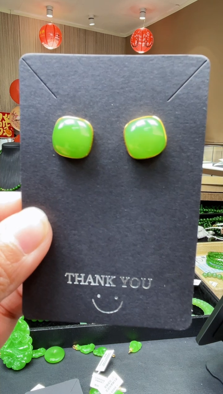 【闪购商品】和田玉（碧玉）耳钉18K金镶嵌苹果绿方糖耳钉一对