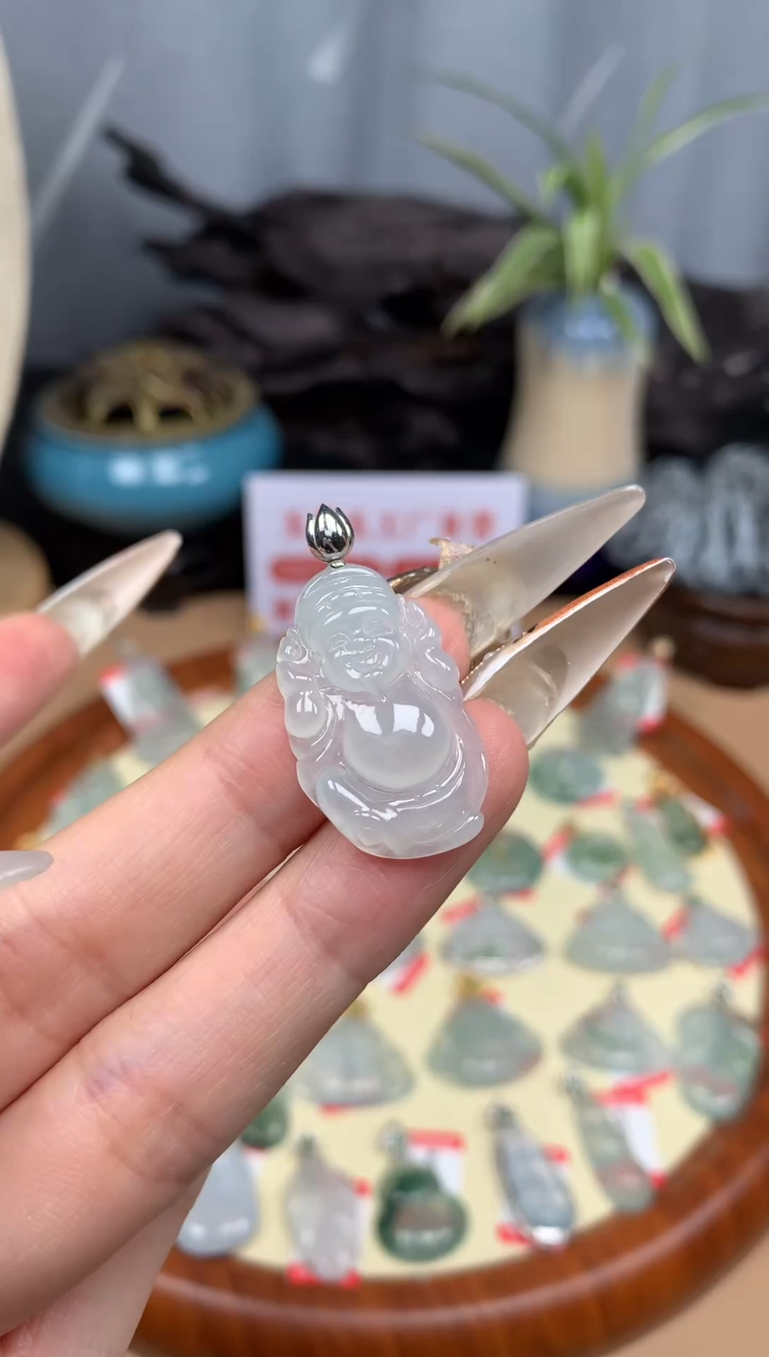 翡翠18K金镶嵌颈饰财爷