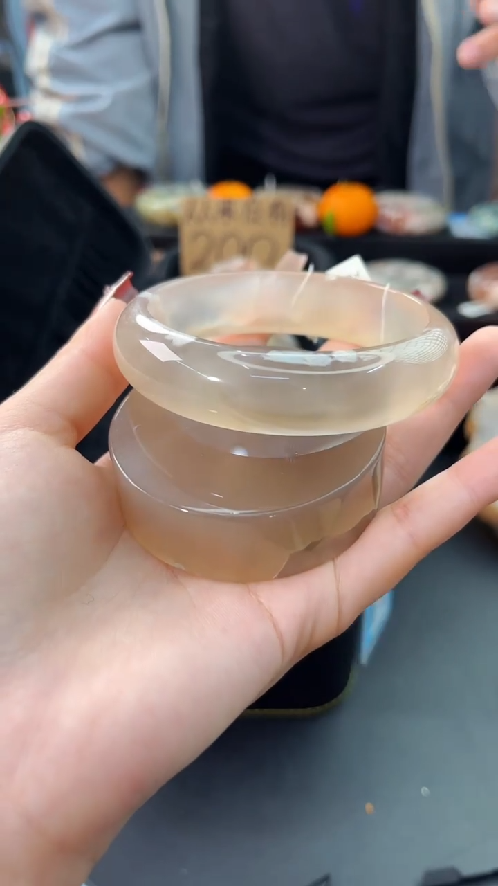 【闪购商品】石英质玉手镯未镶嵌赠送镯心（圈口）63