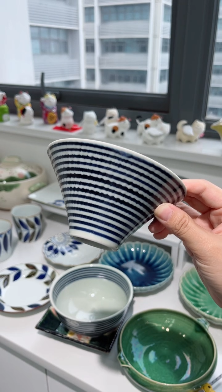 【闪购商品】瓷片蓝驹斗笠碗（中）