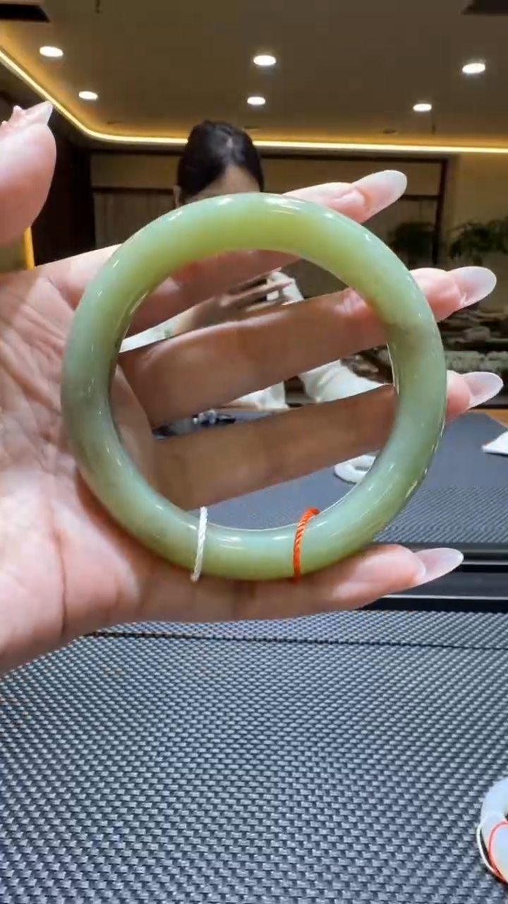 颈饰未镶嵌和田玉手镯60