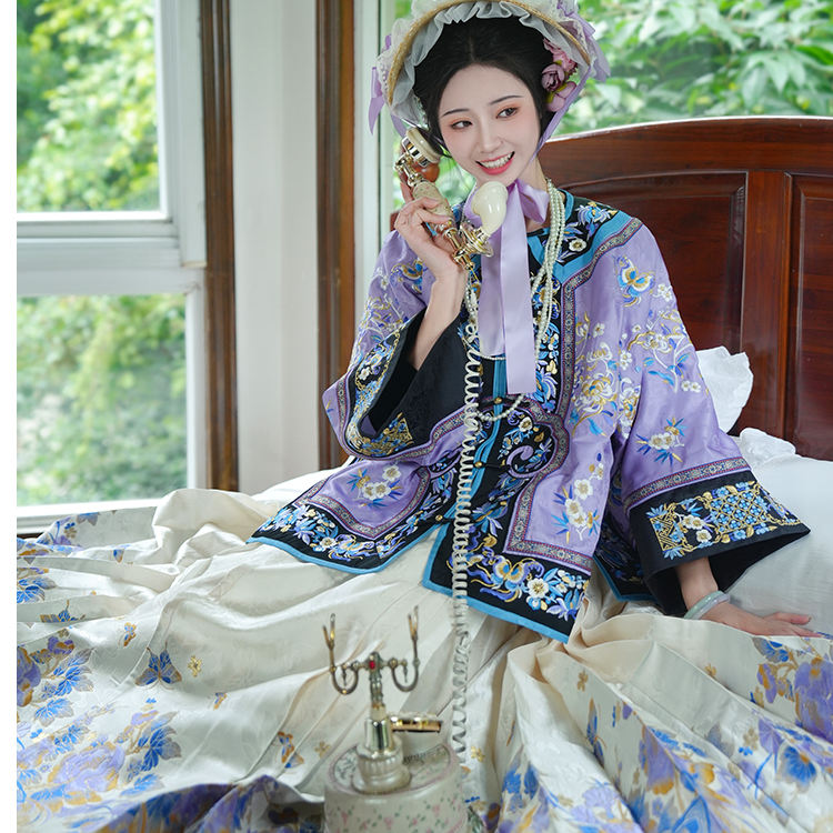 知衣传统服饰  香如故 清代对襟女卦女袍上衣重工绣花  清代汉女