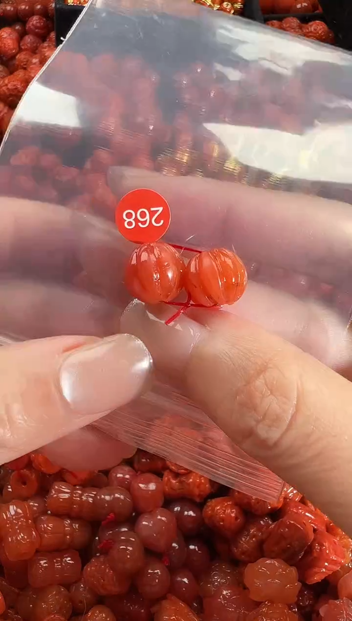 颈饰未镶嵌南红玛瑙1