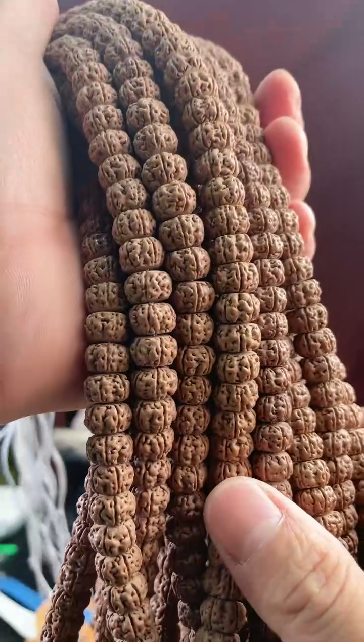 【闪购商品】金刚菩提吊坠藏切老树王脖挂