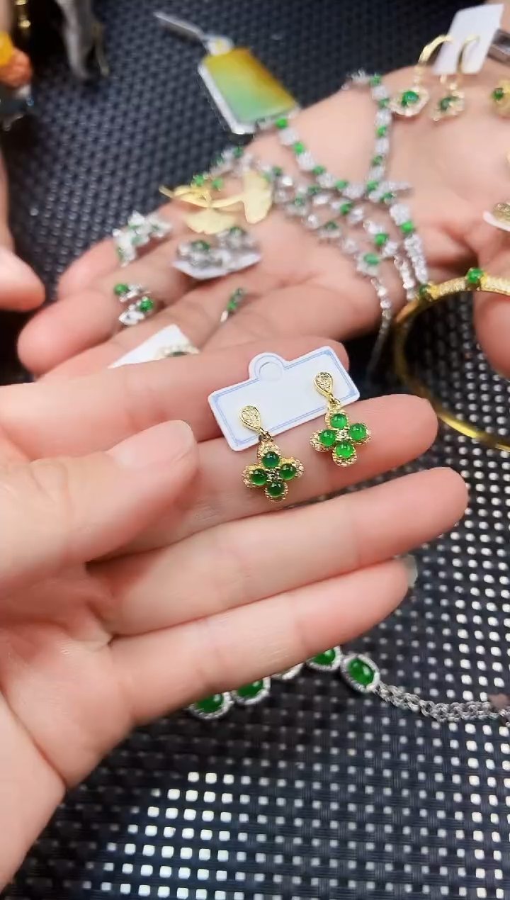 【闪购商品】翡翠耳饰未镶嵌111111111