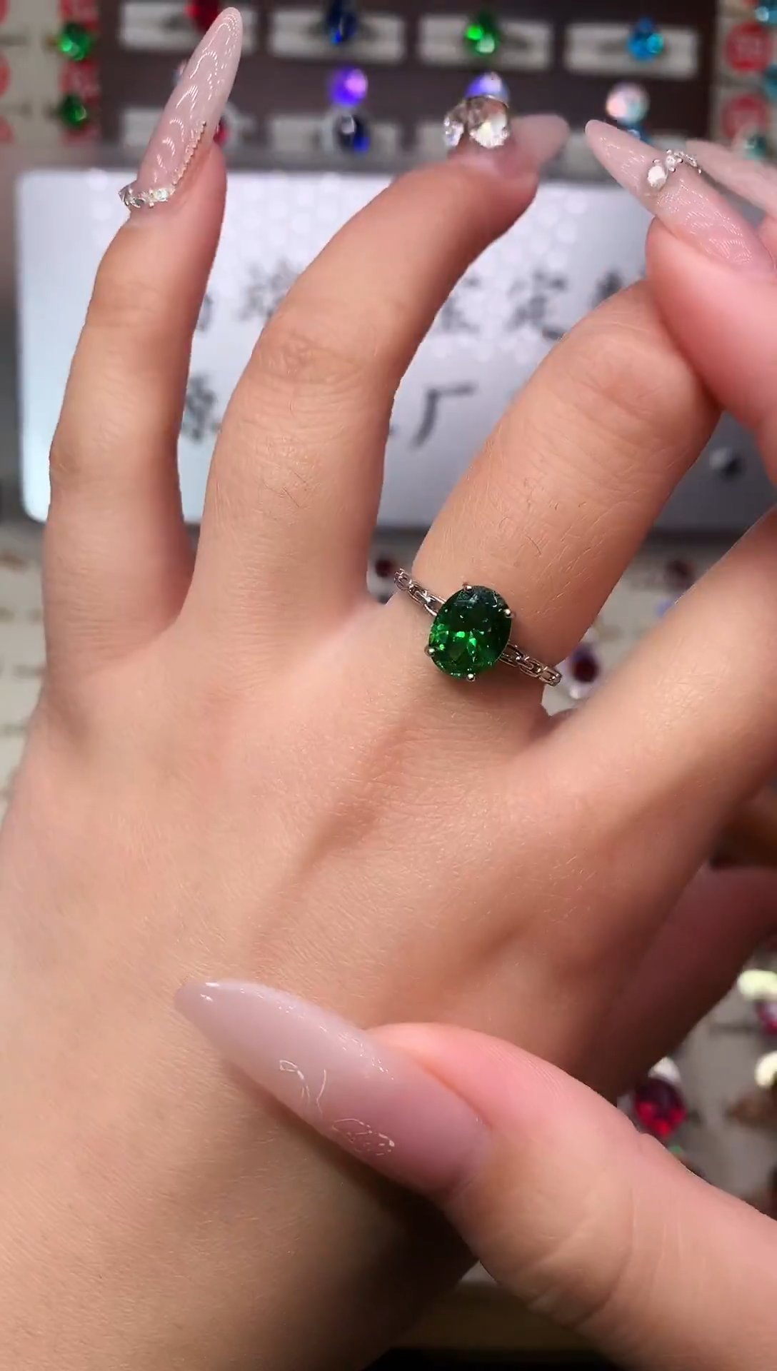 银S925镶嵌透辉石戒指7*9 银托