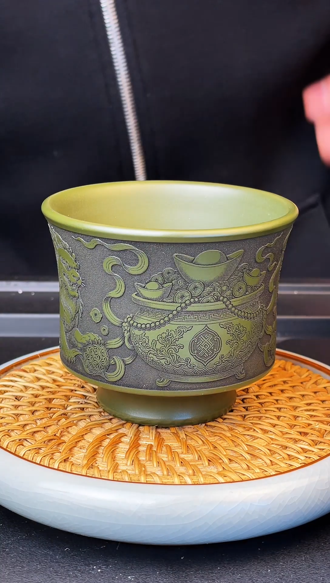 玉麒麟  泥中翡翠  主人杯