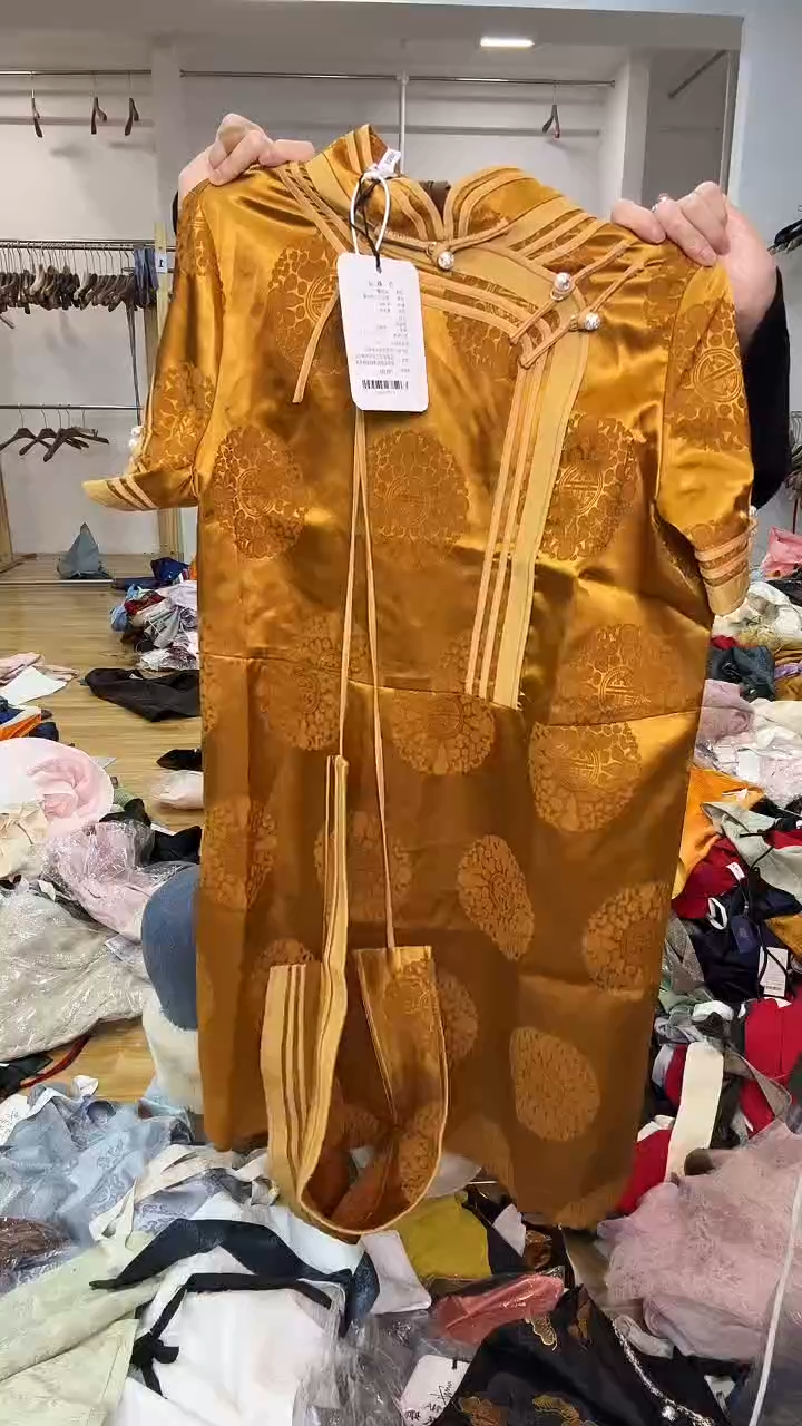 L码        105-115斤  裙子