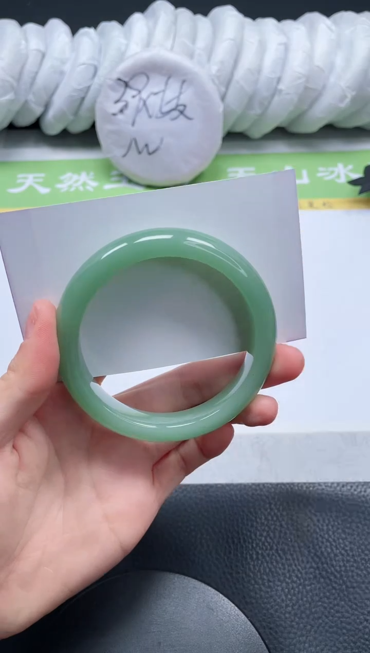 【闪购商品】石英质玉手镯未镶嵌A137-58+