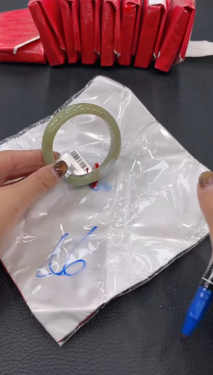 【闪购商品】翡翠手镯未镶嵌手镯