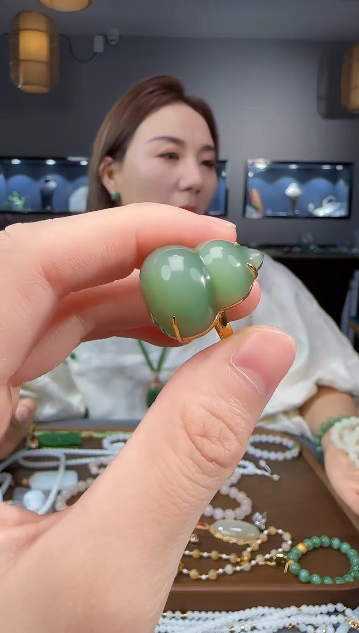 和田玉戒指18K金镶嵌1