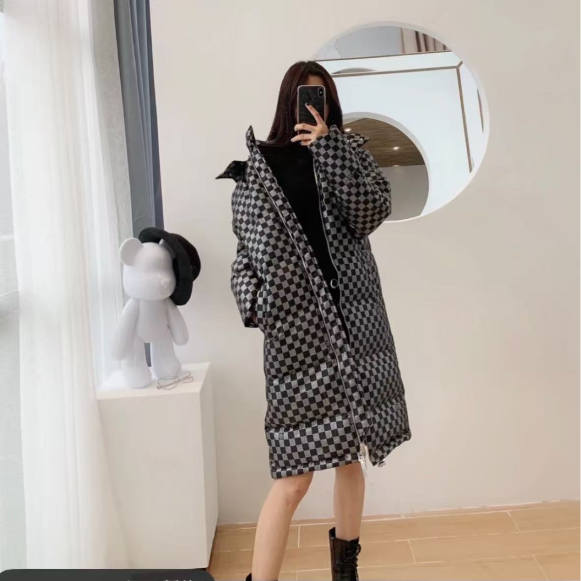 99新 LouisVuitton/路易威登 02012  棋盘格连帽羽绒服 38码 