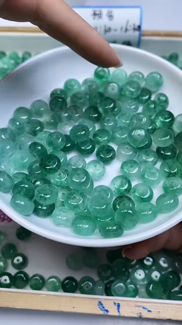 未镶嵌散珠碧玺E585 湖水绿碧玺大算盘6*10mm10颗7.8元
