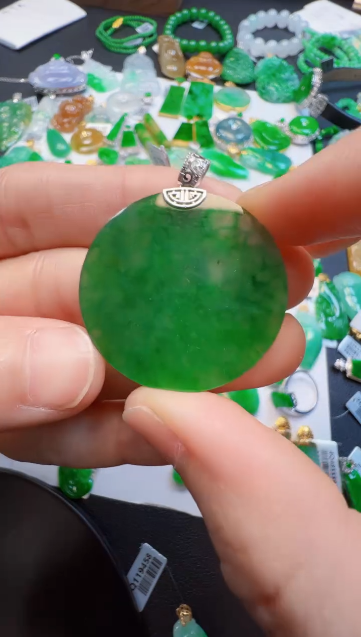 【闪购商品】翡翠吊坠(不含链)18K金镶嵌2600