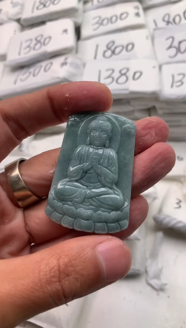 【闪购商品】翡翠颈饰未镶嵌大日如来【品质一般介意慎拍】