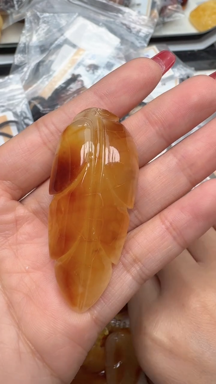 裸石琥珀未镶嵌如图