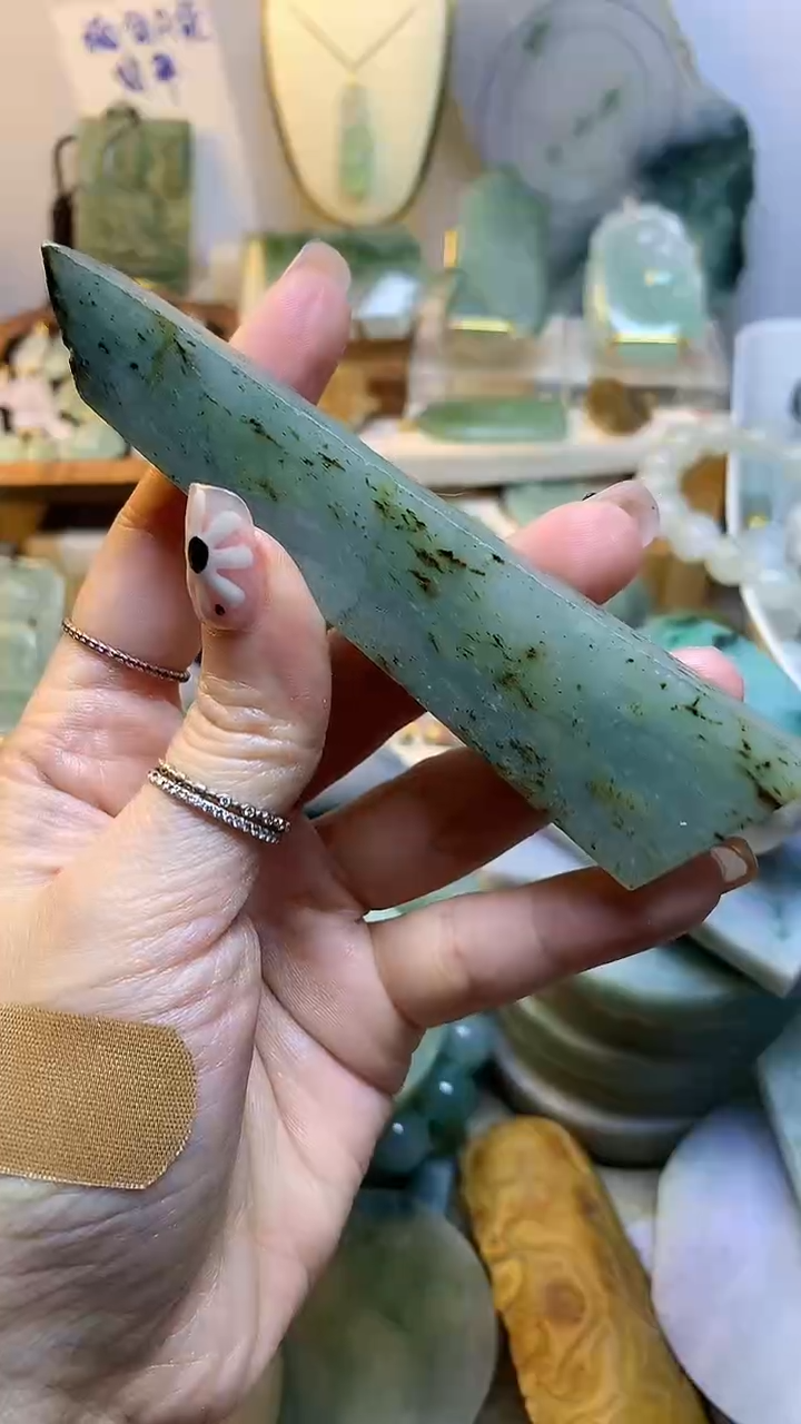 未镶嵌挂件翡翠老*独缅甸A货翡翠,没有运费险,有纹有裂·