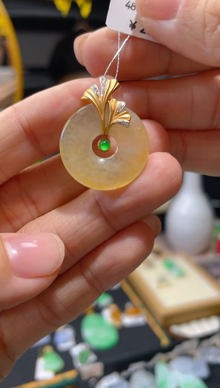 【闪购商品】翡翠颈饰18K金镶嵌假一赔三