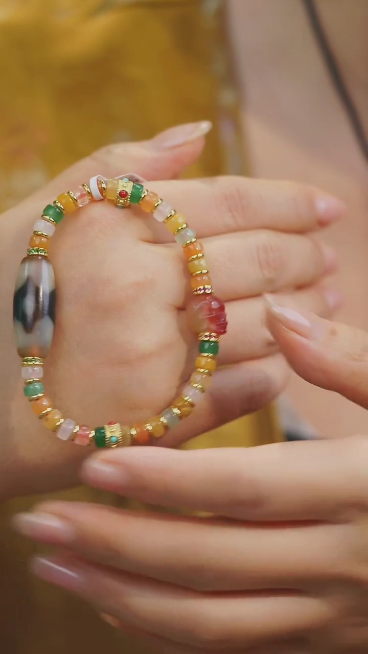 【闪购商品】玛瑙/玉髓手串未镶嵌多样性发其一