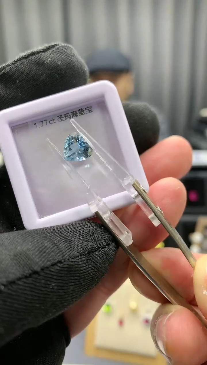 【闪购商品】海蓝宝石笔搁未镶嵌1.77ct 21
