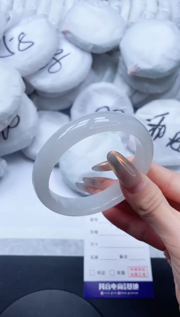 【闪购商品】石英质玉手镯未镶嵌19L79-59