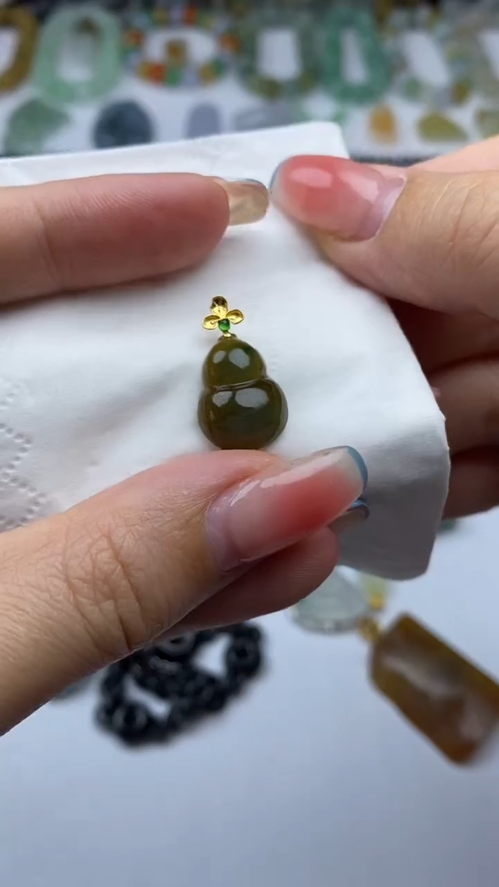 18K金镶嵌挂件翡翠翡翠