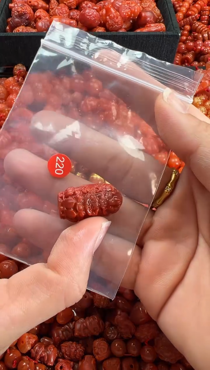 【闪购商品】南红玛瑙颈饰未镶嵌1