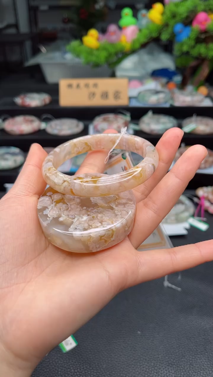 石英质玉未镶嵌手镯61圈口（赠品镯心）3507580