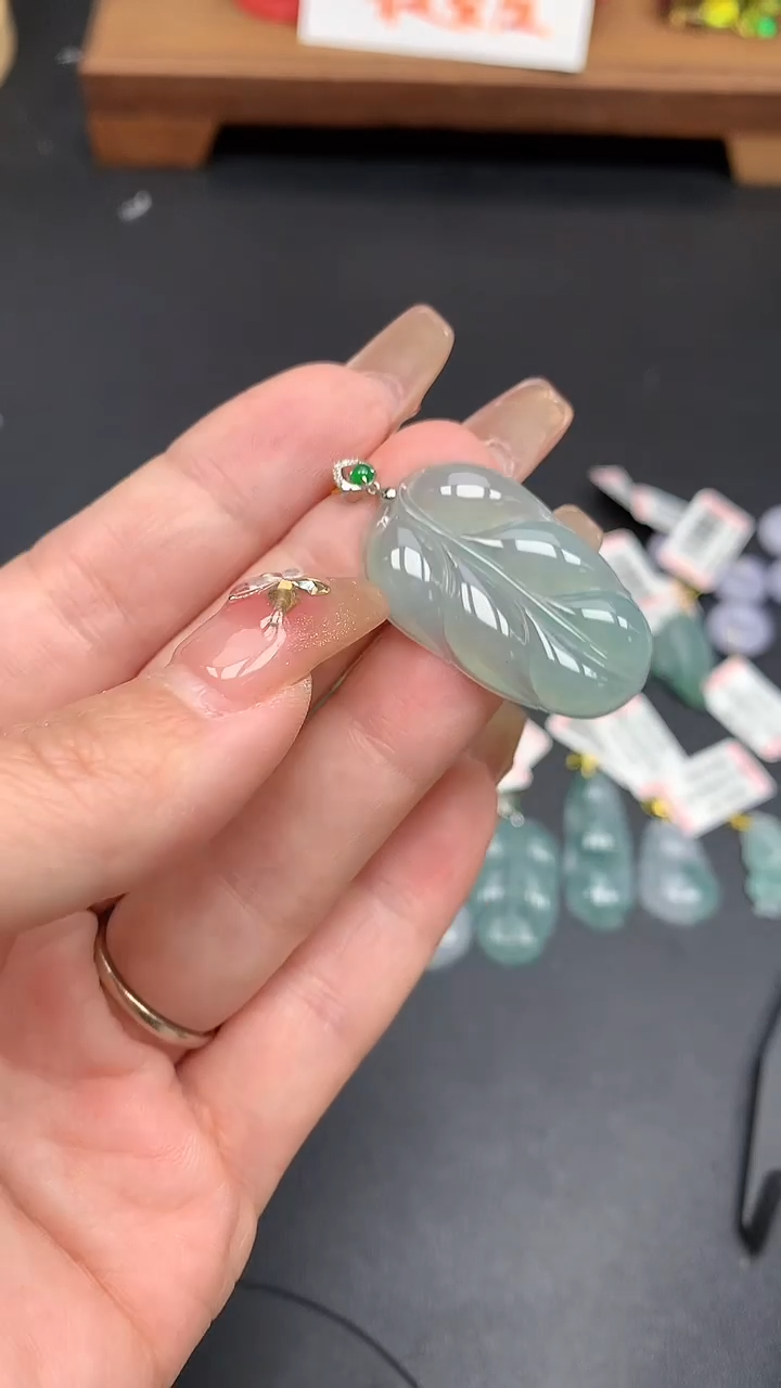 翡翠18K金镶嵌吊坠(不含链)MS182059