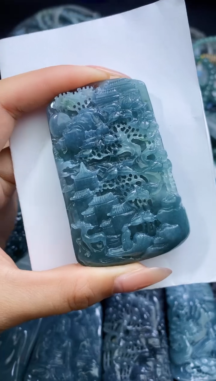 【闪购商品】翡翠颈饰未镶嵌          1