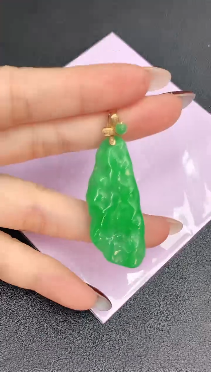 颈饰18K金镶嵌翡翠赠礼盒证书 麦麦
