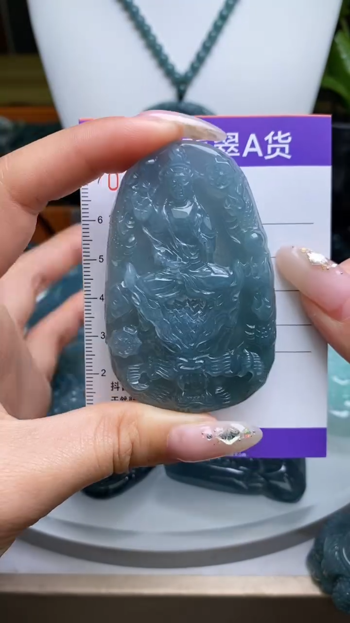 【闪购商品】翡翠未镶嵌颈饰         