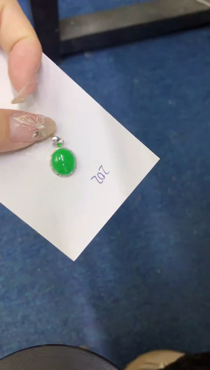 【闪购商品】翡翠颈饰18K金镶嵌0000000000