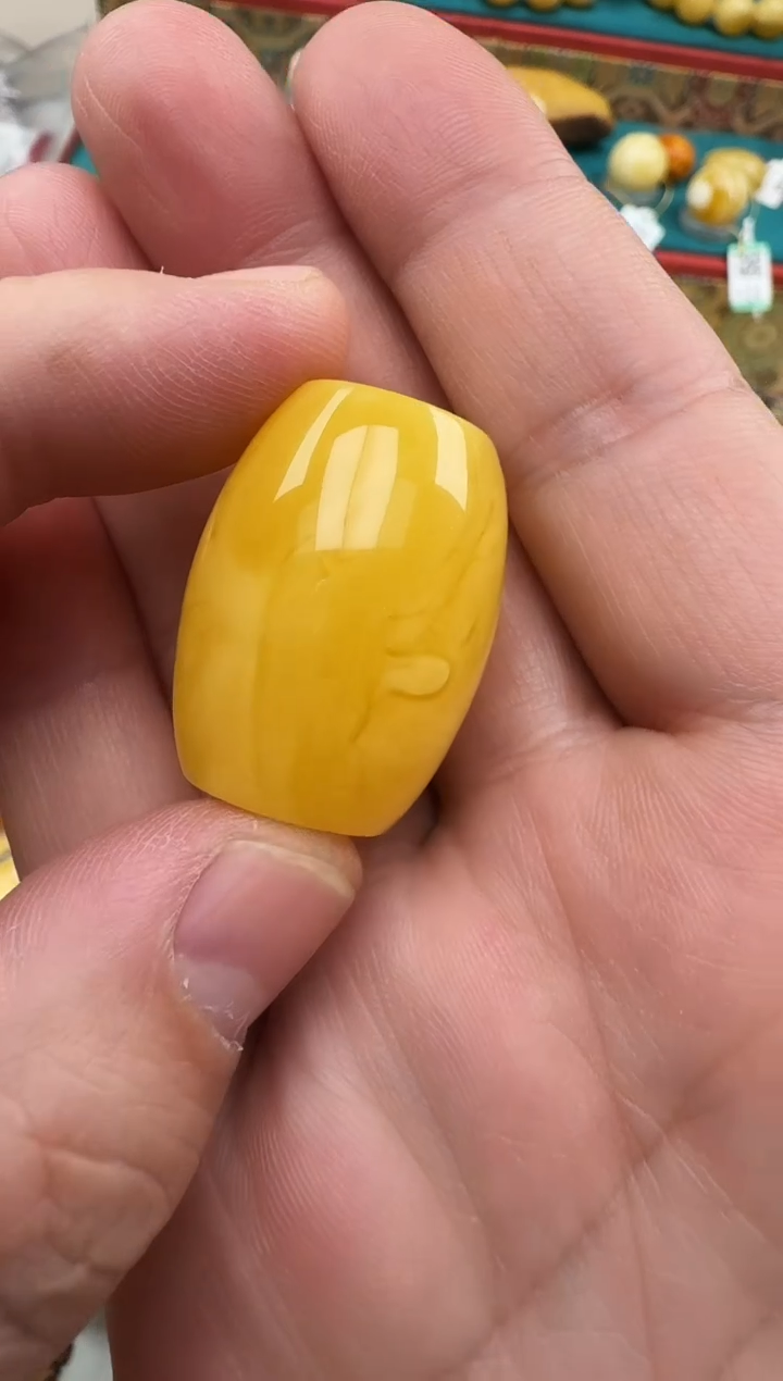 琥珀未镶嵌珠宝奇石HZ018