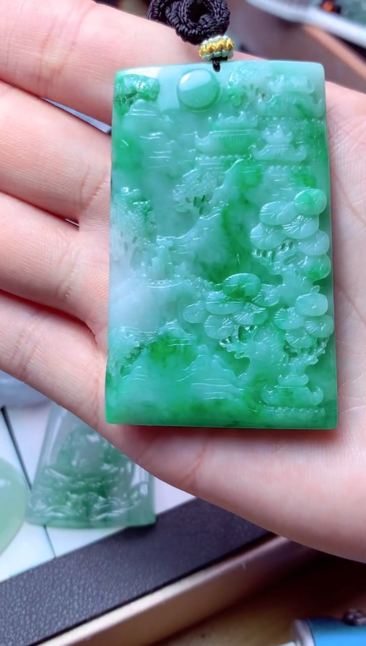 颈饰未镶嵌翡翠天然翡翠A货 