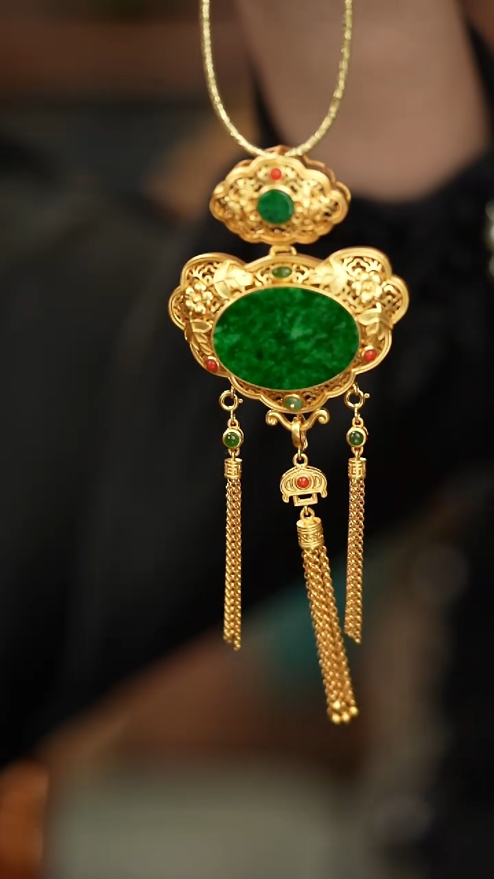 【闪购商品】翡翠吊坠(赠链)银S925镶嵌新款