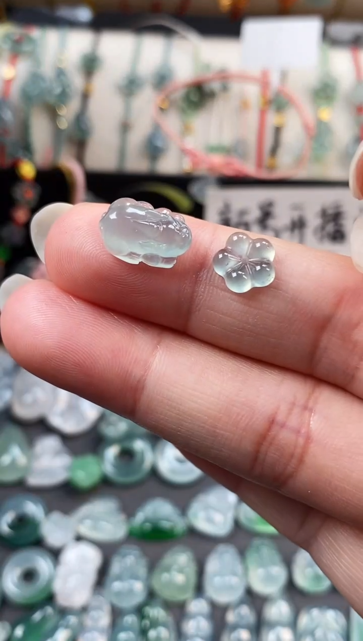 翡翠散珠貔貅小花裸石