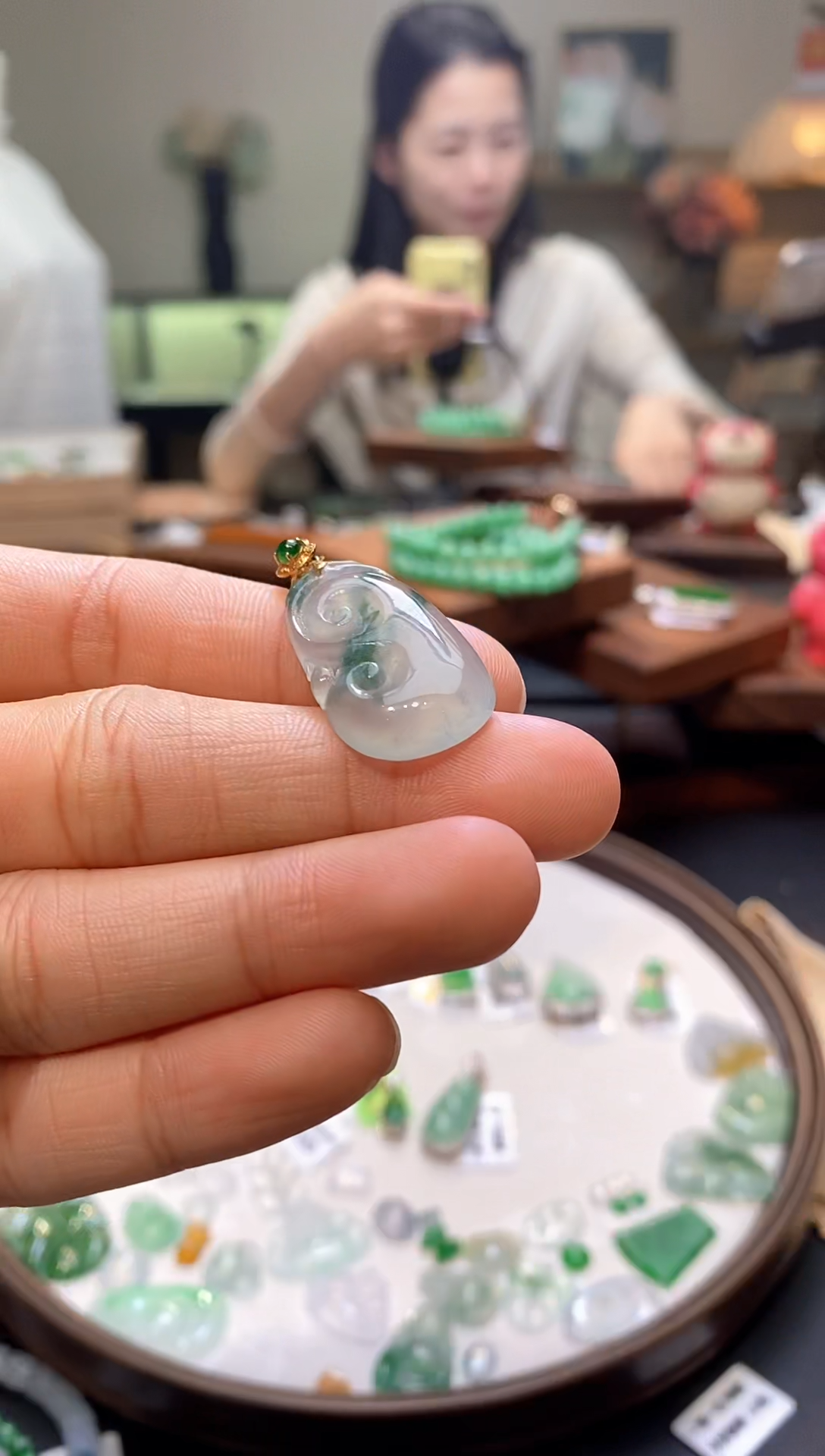 翡翠18K金镶嵌颈饰如意