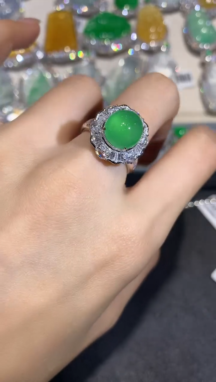 【闪购商品】翡翠戒指18K金镶嵌q445      